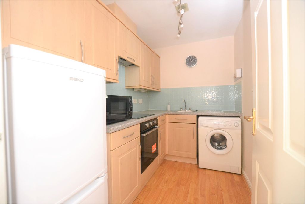 Property photo 3 of 6