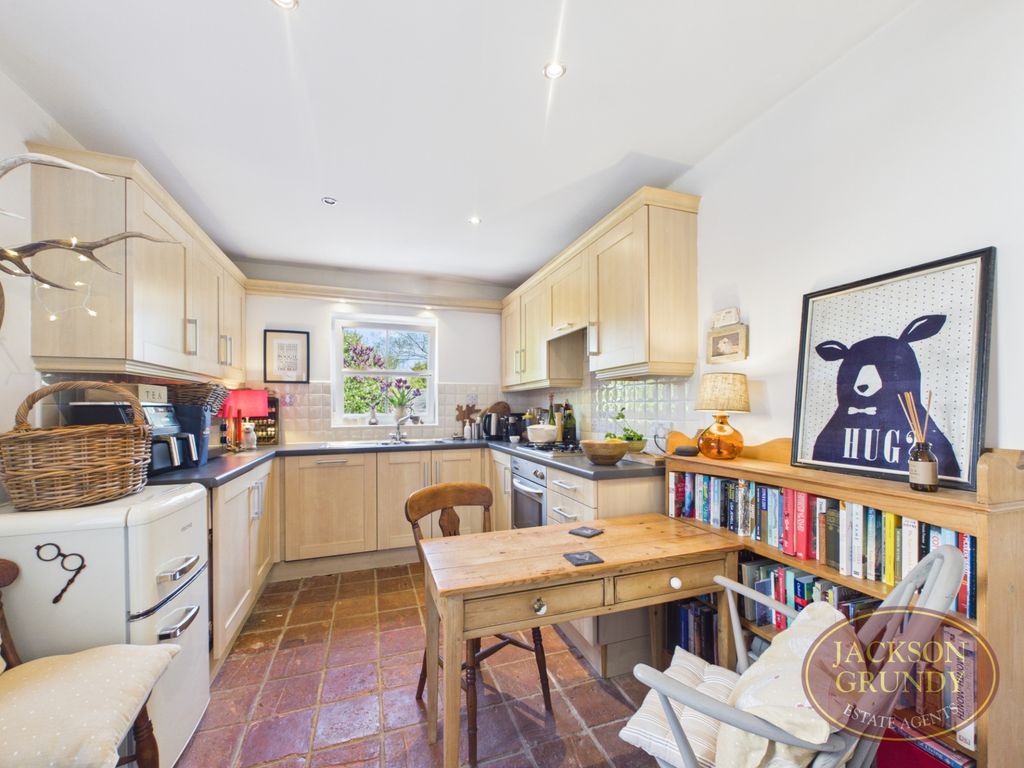 Property photo 3 of 16 Photo 9