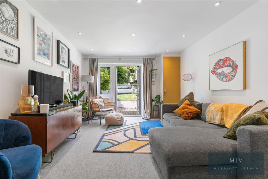 Property photo 2 of 18 Croham Road 45 F2 MV-11.Jpg