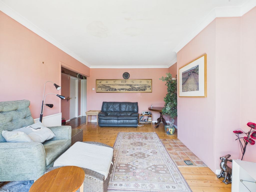 Property photo 3 of 18 Cam02637G0-Pr0023-Still003