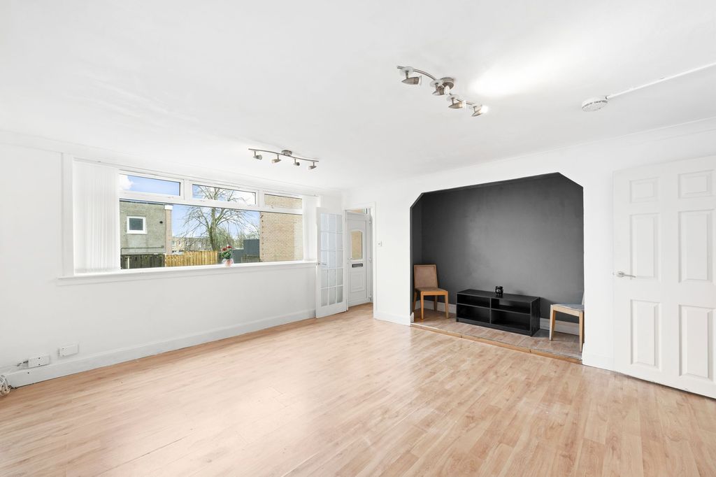 Property photo 3 of 23