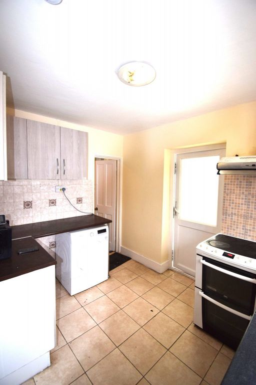 Property photo 1 of 23 Five Bedroom Family House Ideal For Couples-Â£2700