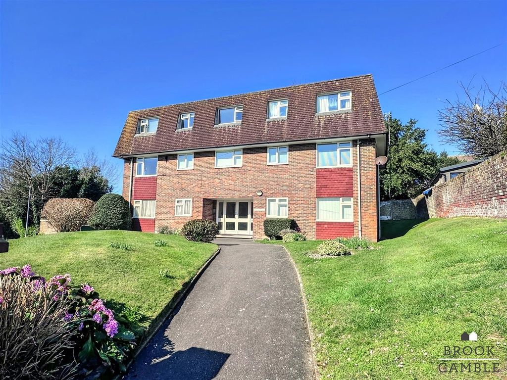Property photo 1 of 8 01323 438506