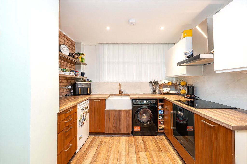 Property photo 2 of 10 Picture No. 06