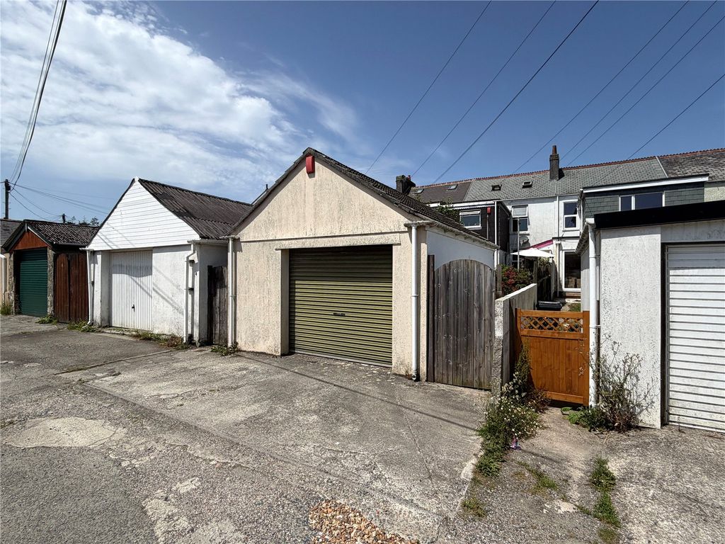 Property photo 2 of 19 Picture No. 23