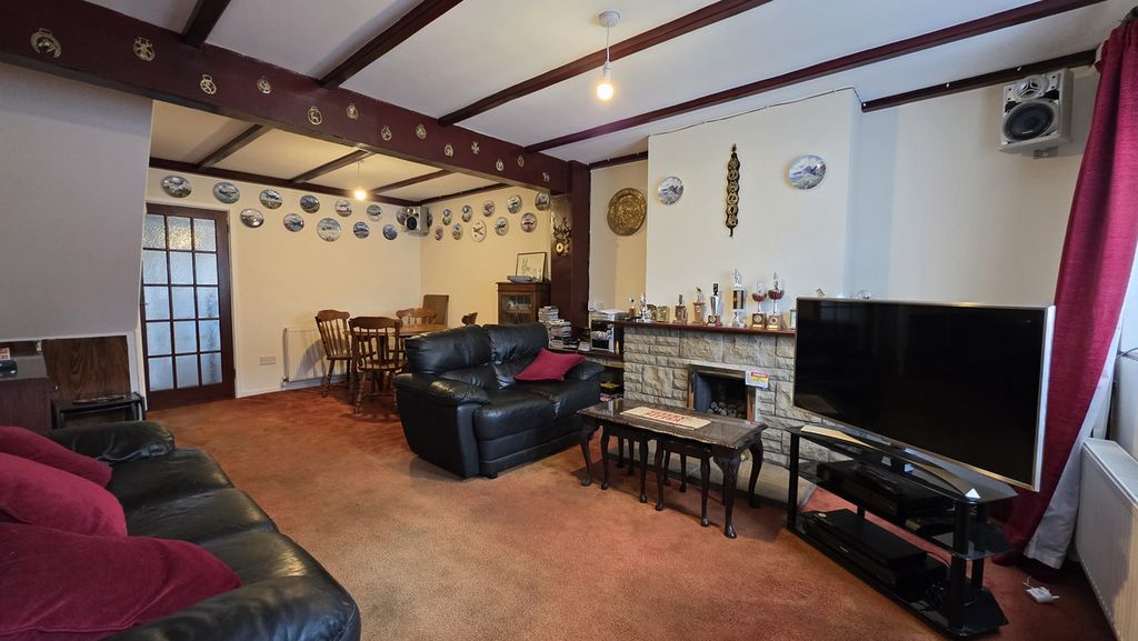 Property photo 2 of 22