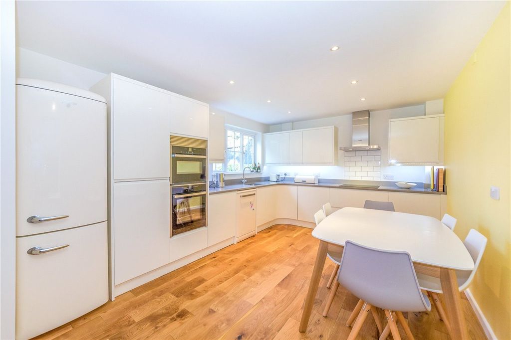 Property photo 3 of 16 Kitchen