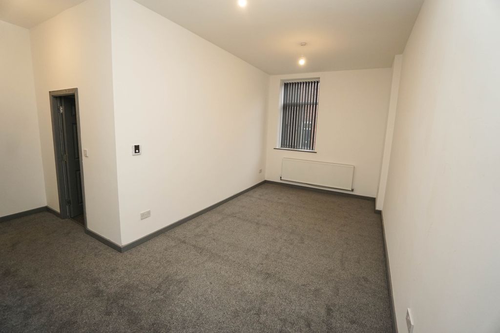 Property photo 3 of 7 Photo 1