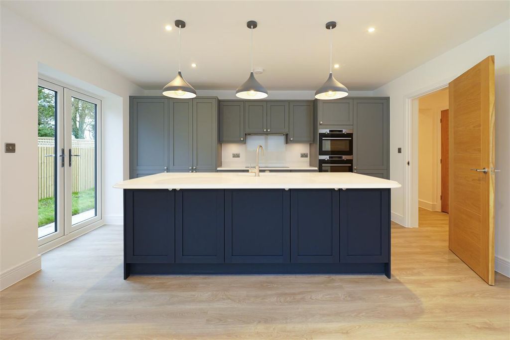 Property photo 3 of 31