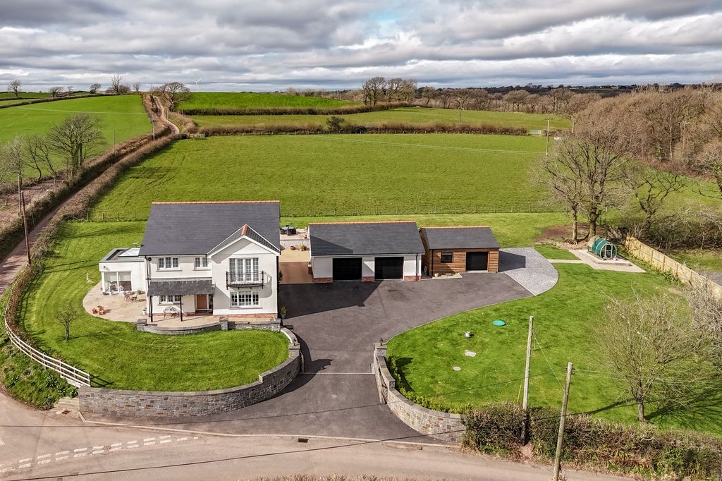 Property photo 3 of 47