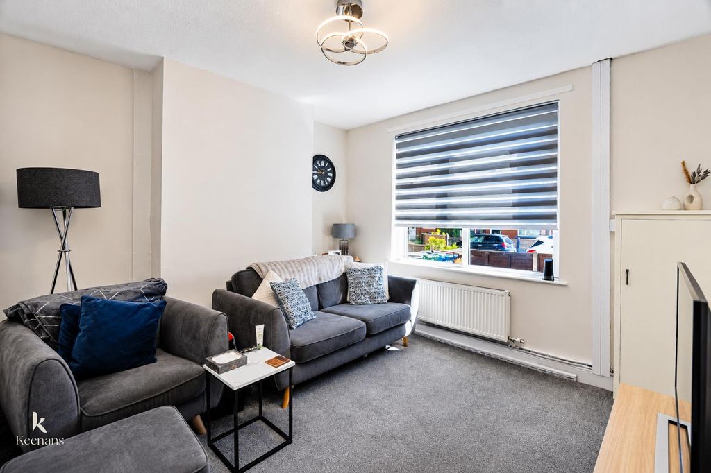 Property photo 2 of 17