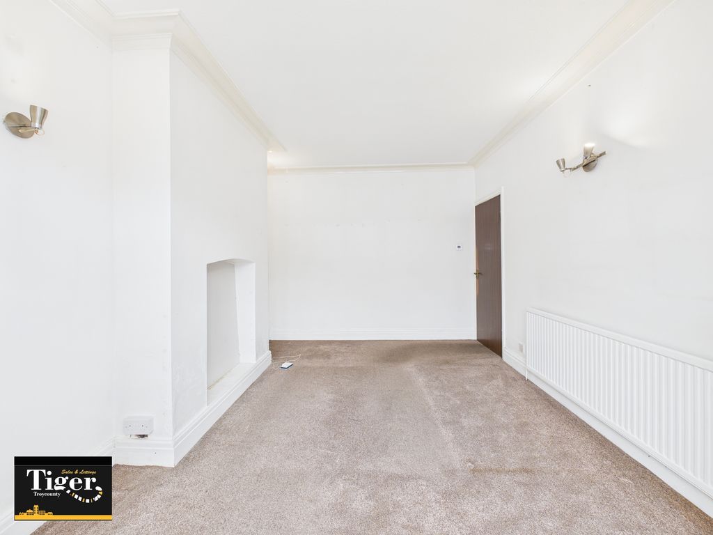 Property photo 3 of 18 Cam03440G0-Pr0423-Still007