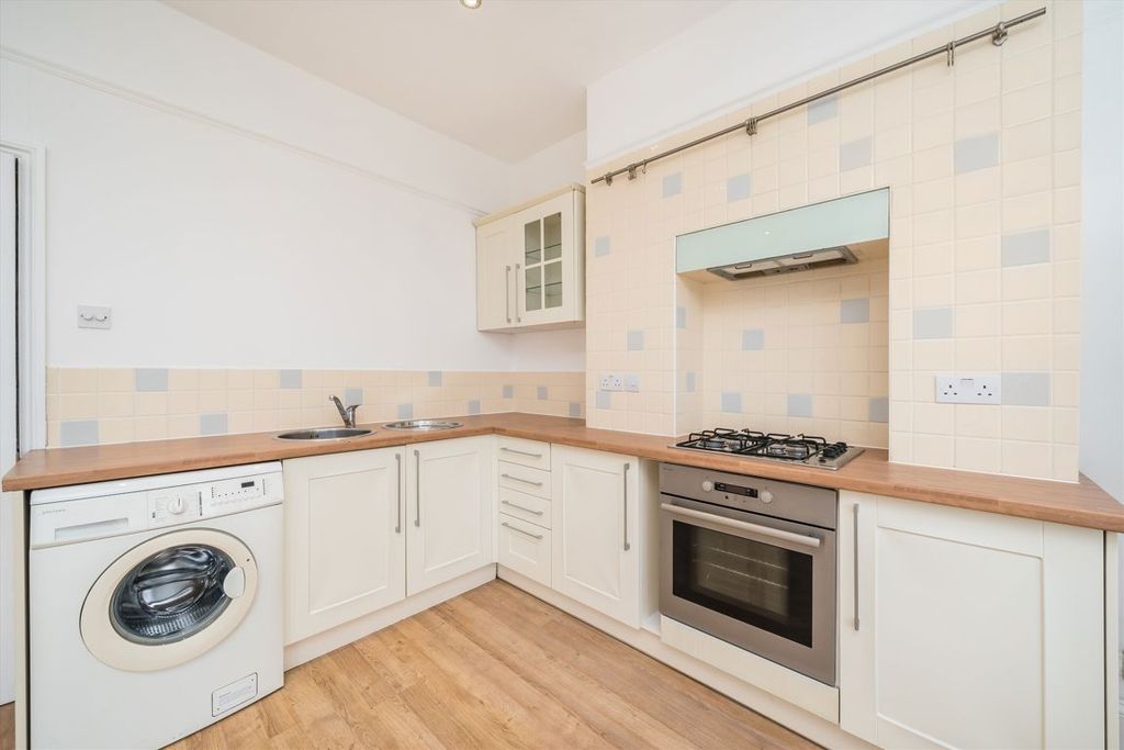 Property photo 2 of 4