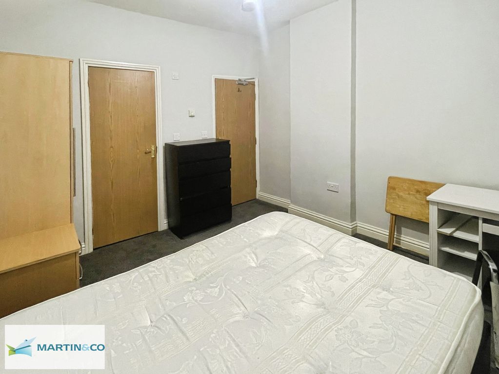 Property photo 2 of 7 74446830-Img_502_6_Original