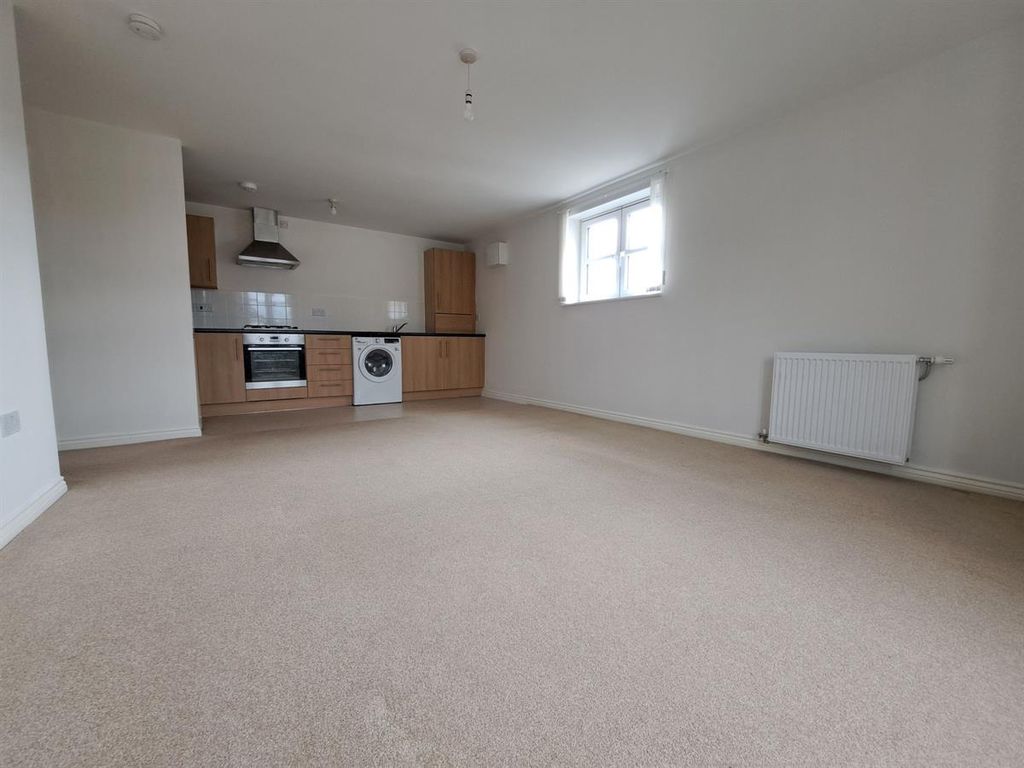 Property photo 2 of 8