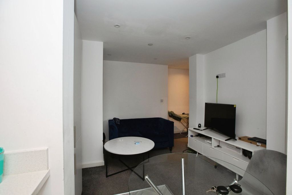 Property photo 1 of 3