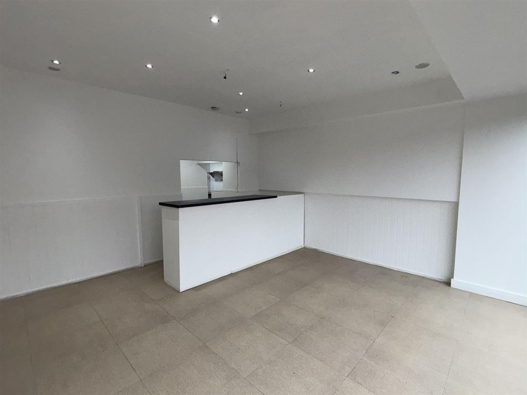 Property photo 3 of 17 Photo 2