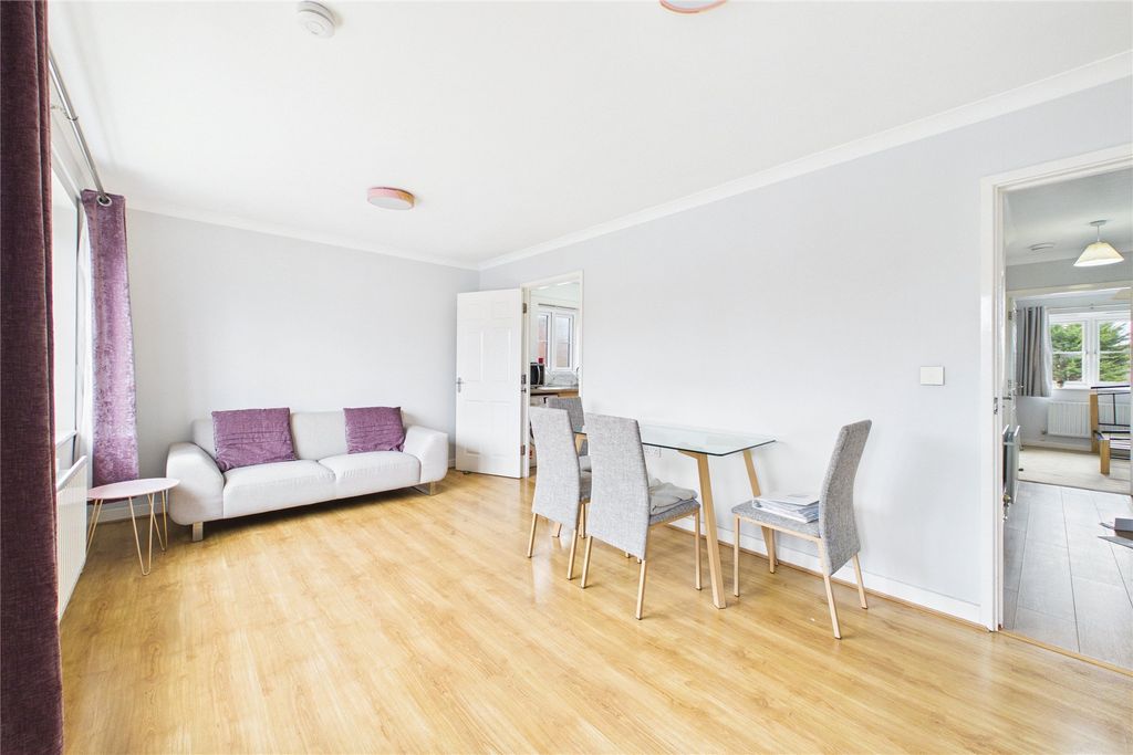 Property photo 2 of 9 Picture No. 35