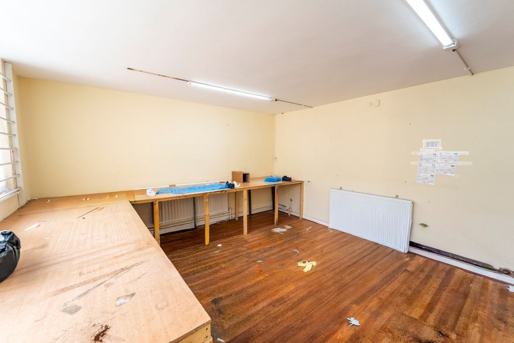 Property photo 2 of 29