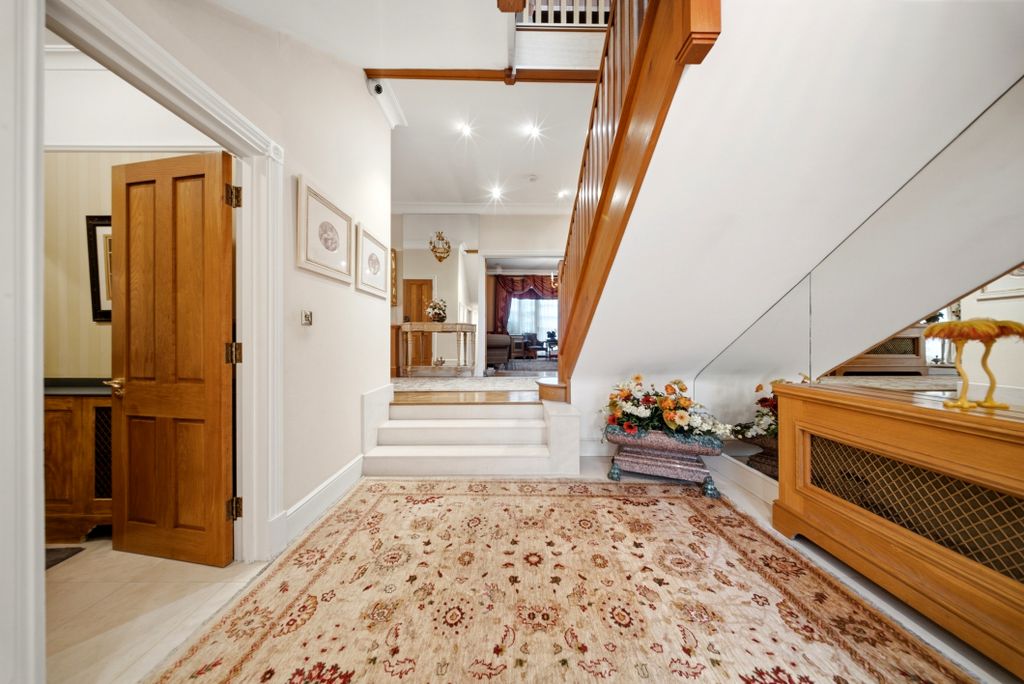 Property photo 2 of 50