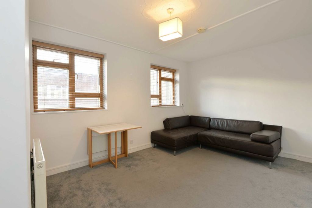 Property photo 2 of 8