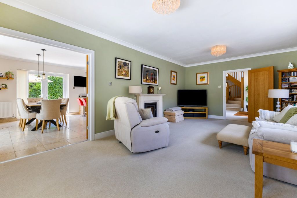 Property photo 2 of 15 Sitting Room