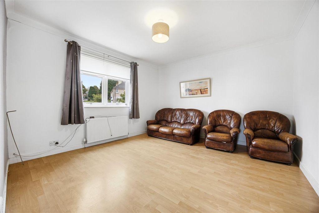 Property photo 3 of 14 23_Gallowhill_Grove_Lenzie_012.Jpg