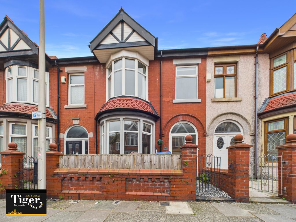 Property photo 1 of 15 Cam01931G0-Pr0395-Still015