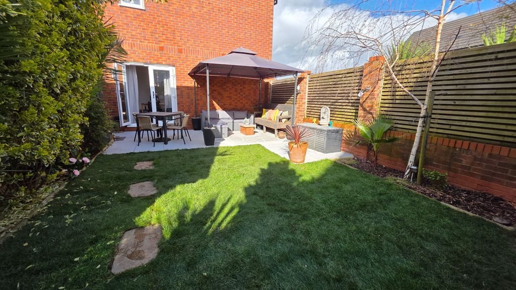 Property photo 2 of 25