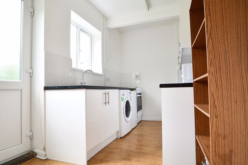 Property photo 2 of 10 Kitchen