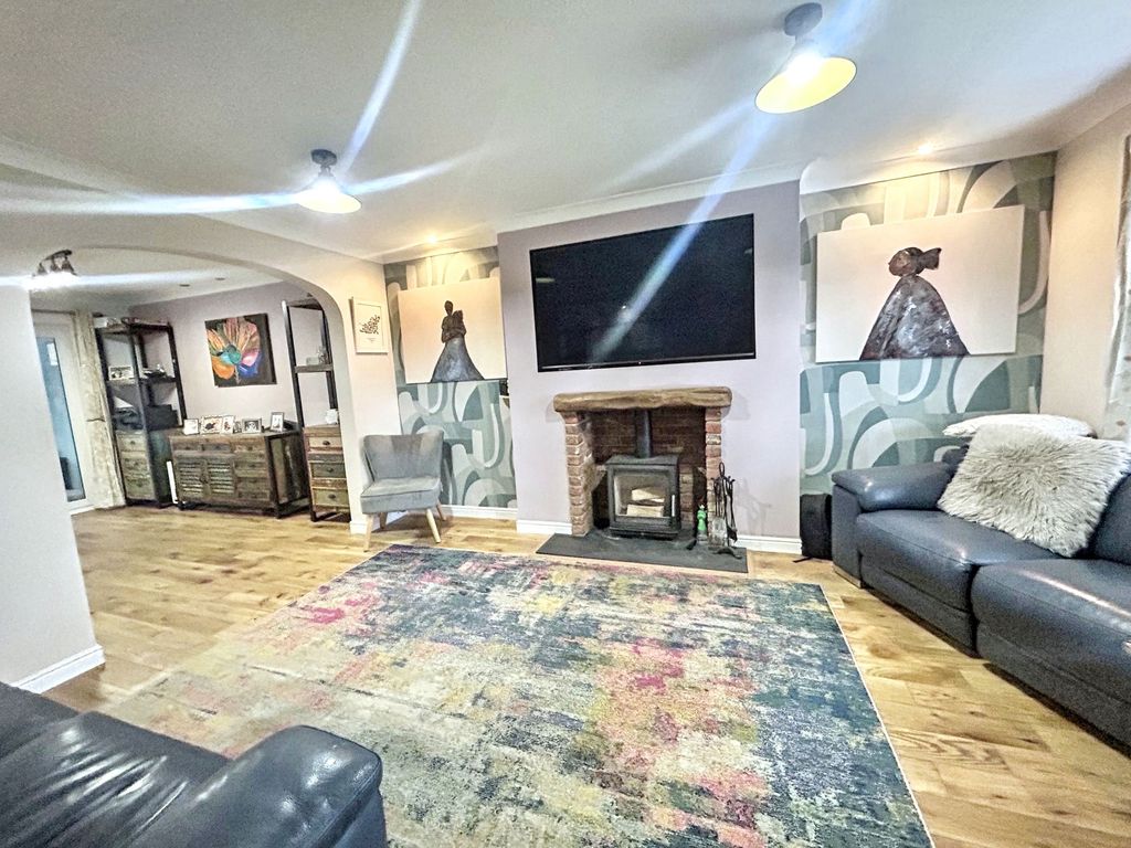 Property photo 3 of 22