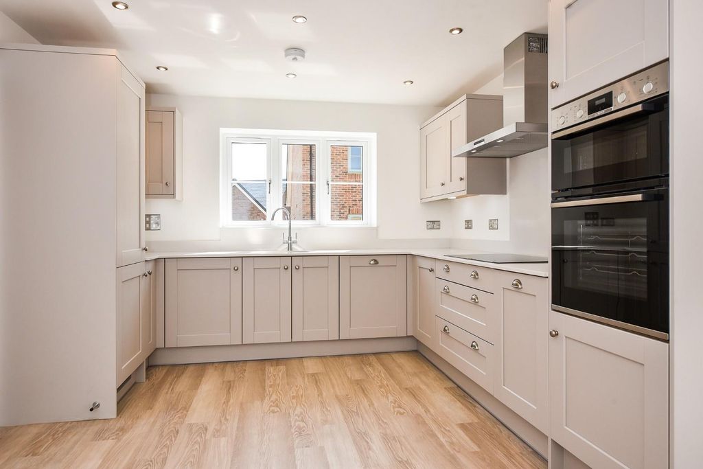 Property photo 2 of 9 Ph18_4383313.Jpg