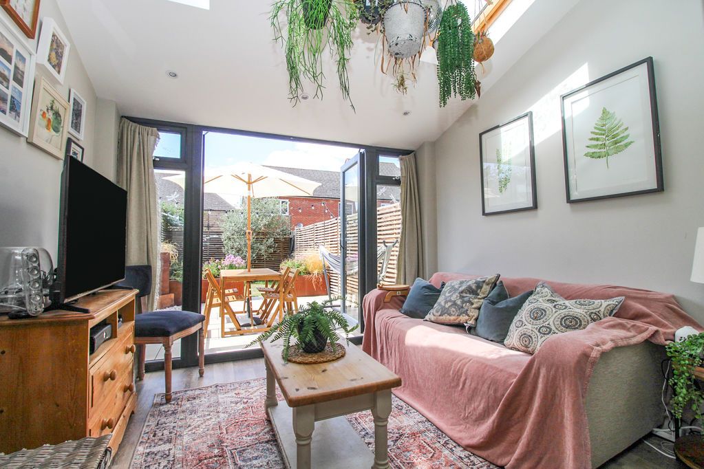 Property photo 3 of 19 Snug