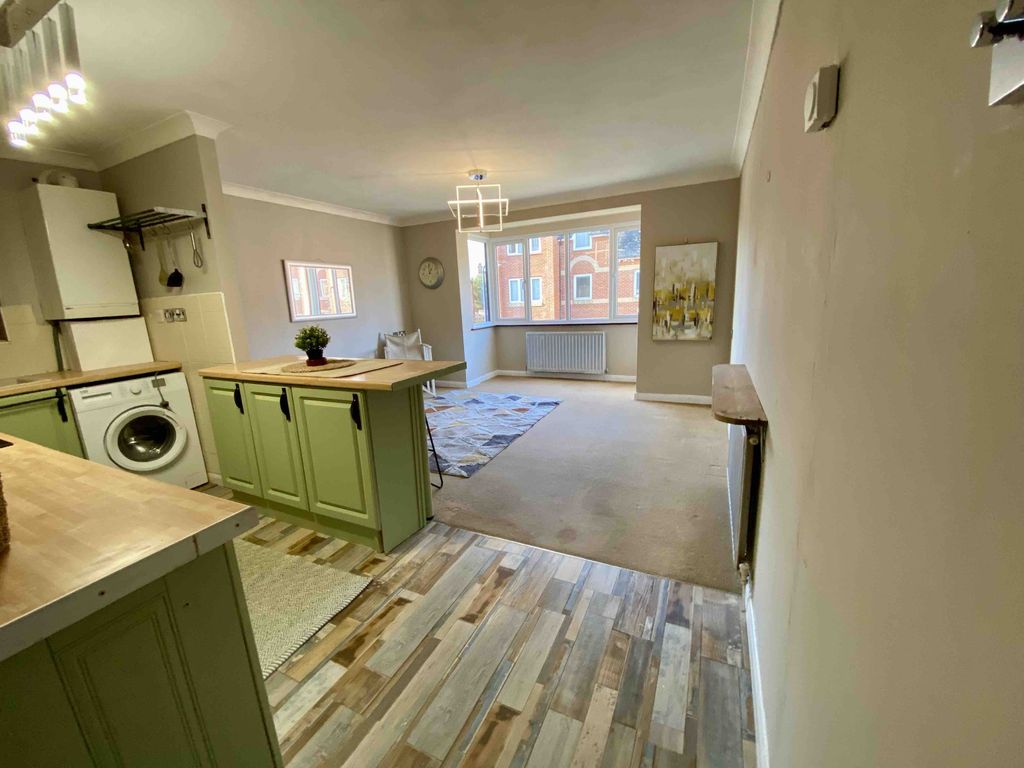 Property photo 3 of 12 Gallery