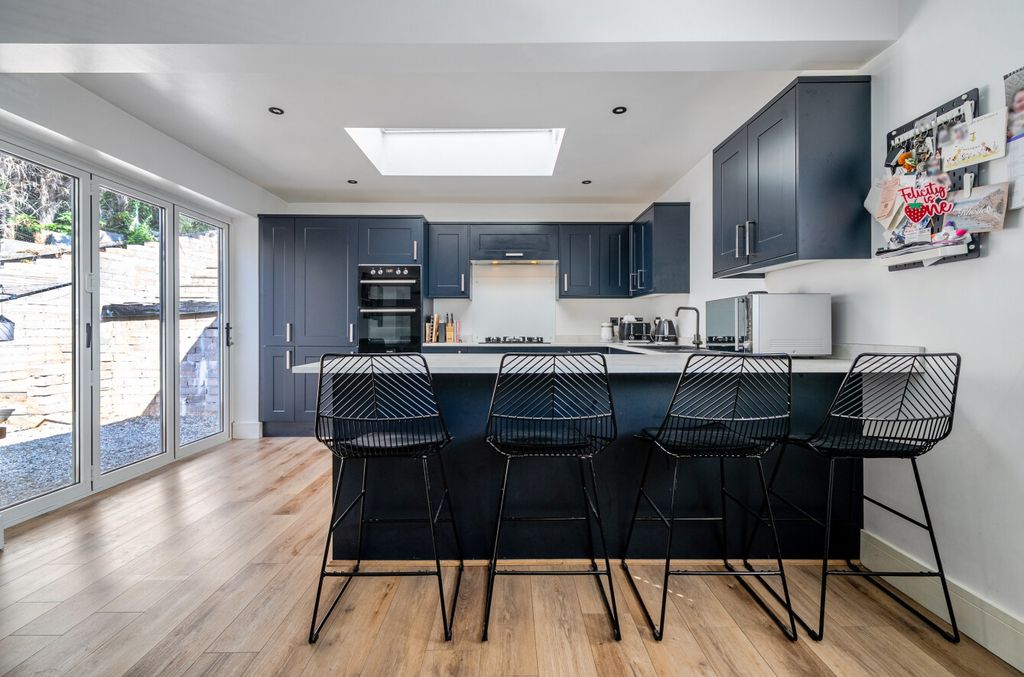 Property photo 2 of 22 1485177-12-6A4Fd9...