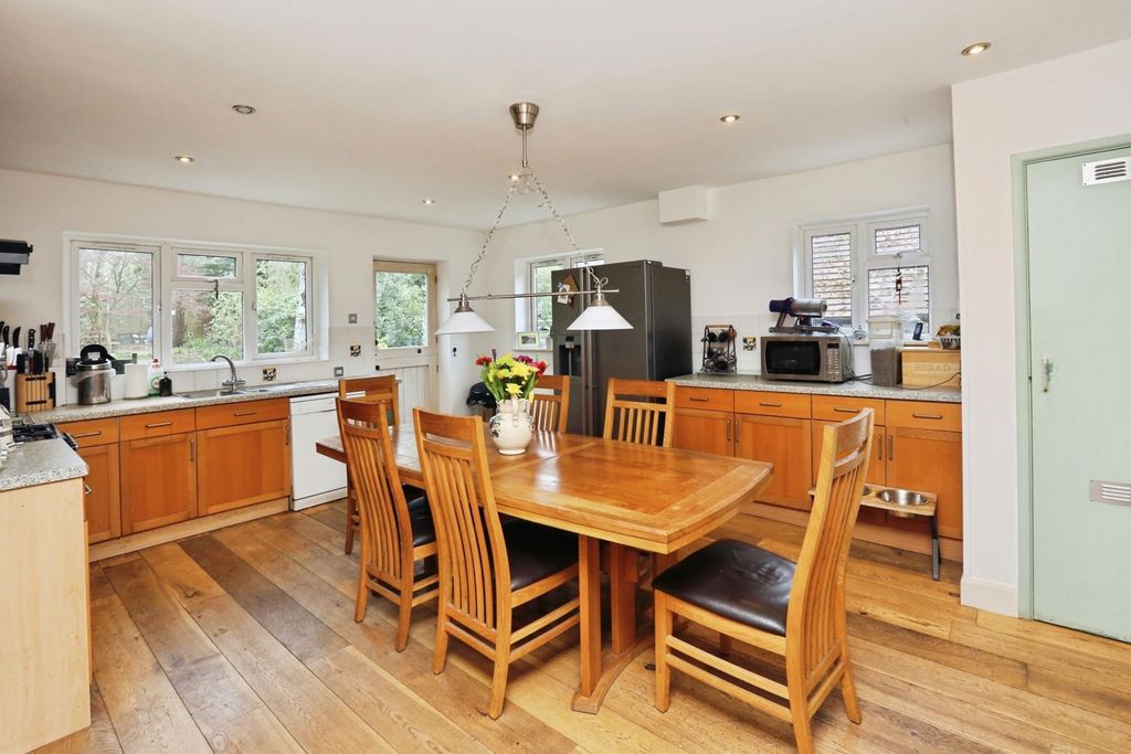 Property photo 2 of 14 Pbox-Img.Jpg