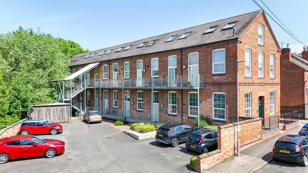 Property photo 1 of 17 1