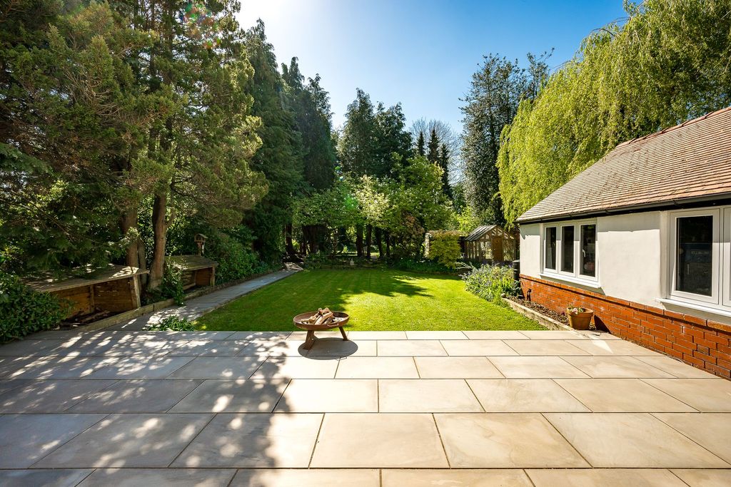 Property photo 2 of 40