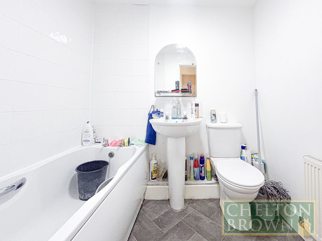 Property photo 3 of 19 Bathroom
