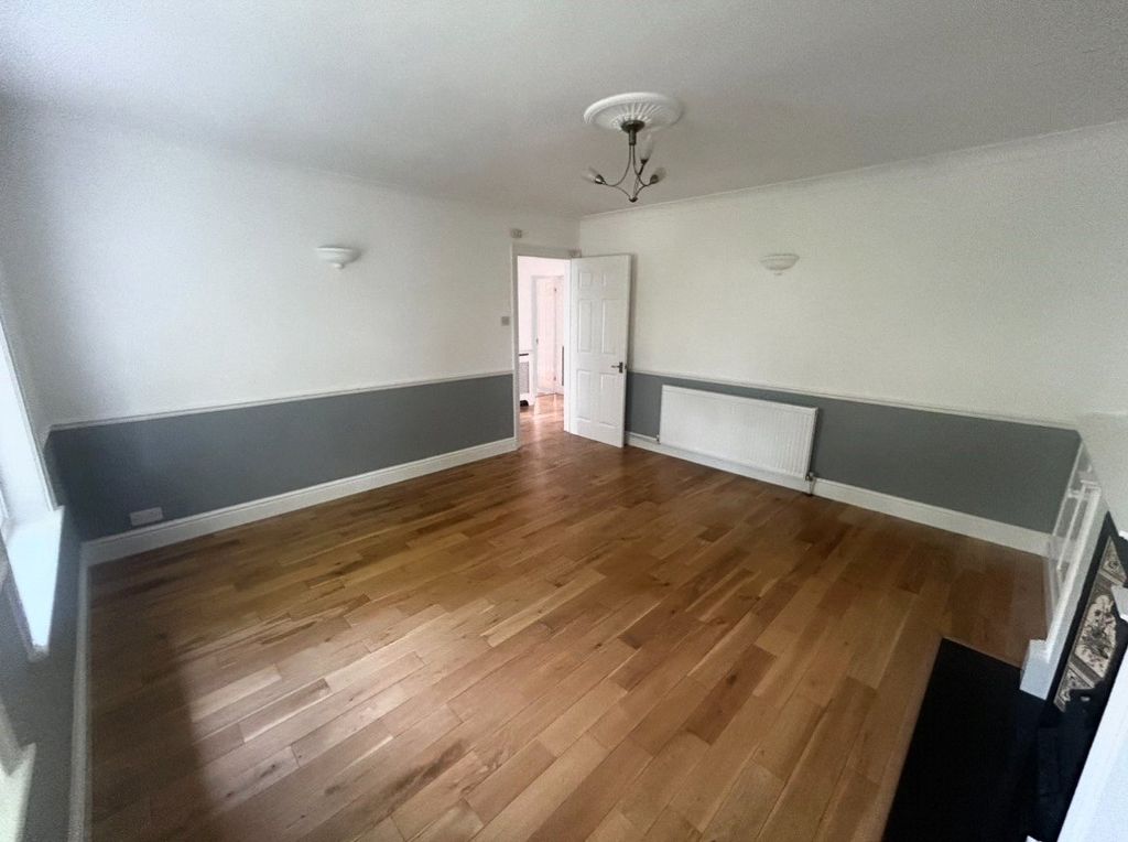 Property photo 2 of 10 Picture No. 02