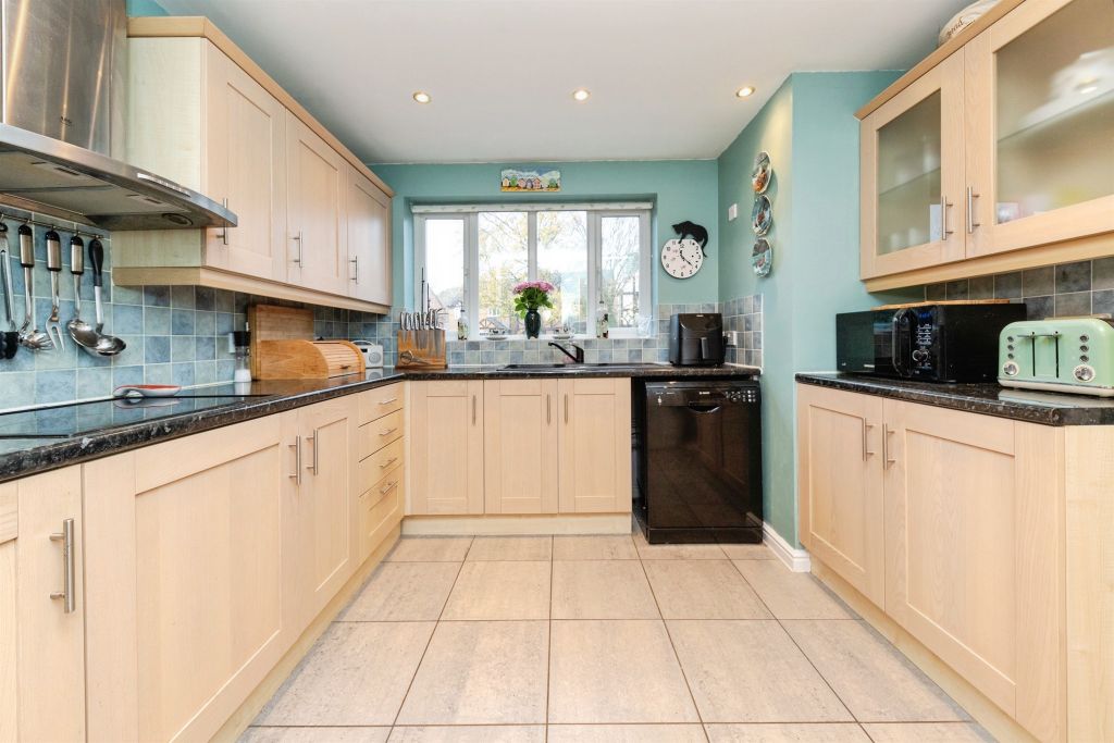 Property photo 2 of 22