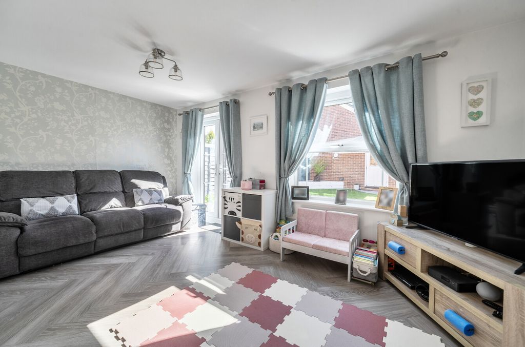 Property photo 3 of 19 1447607-15-6A04A9...