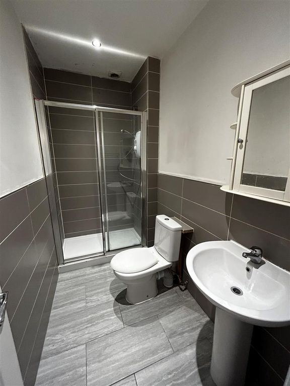 Property photo 3 of 5 Bathroom