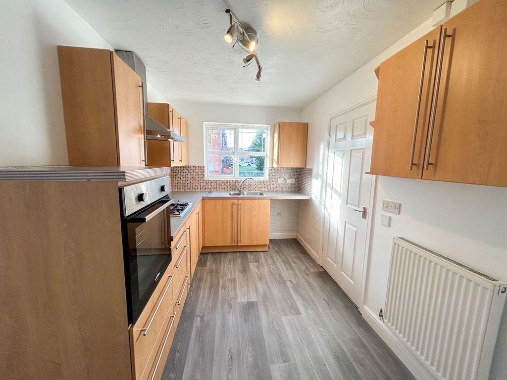 Property photo 2 of 12 Kitchen