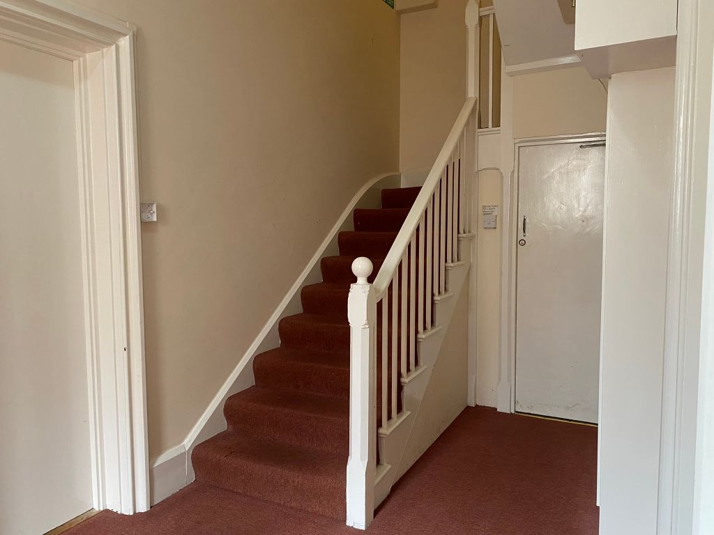 Property photo 3 of 6 Photo 02