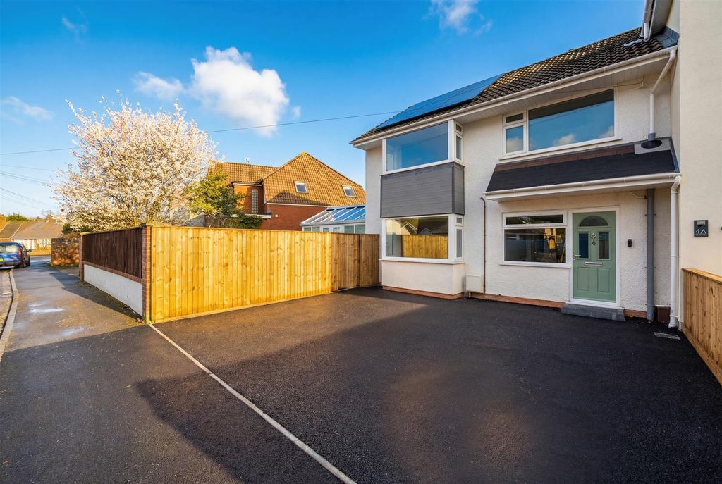 Property photo 1 of 16 45678.Jpg