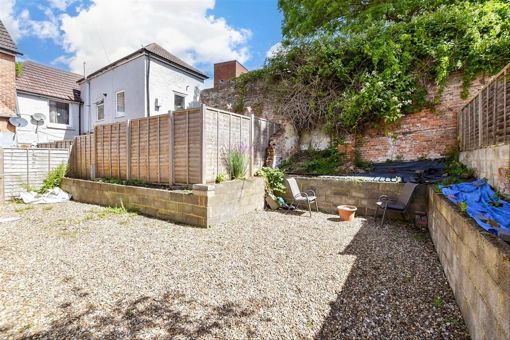Property photo 1 of 13 Communal Gardens