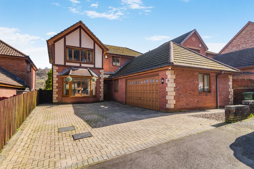 Property photo 1 of 24