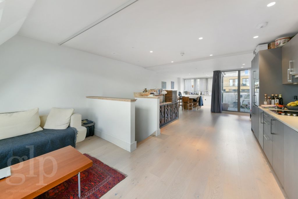 Property photo 1 of 14 953433