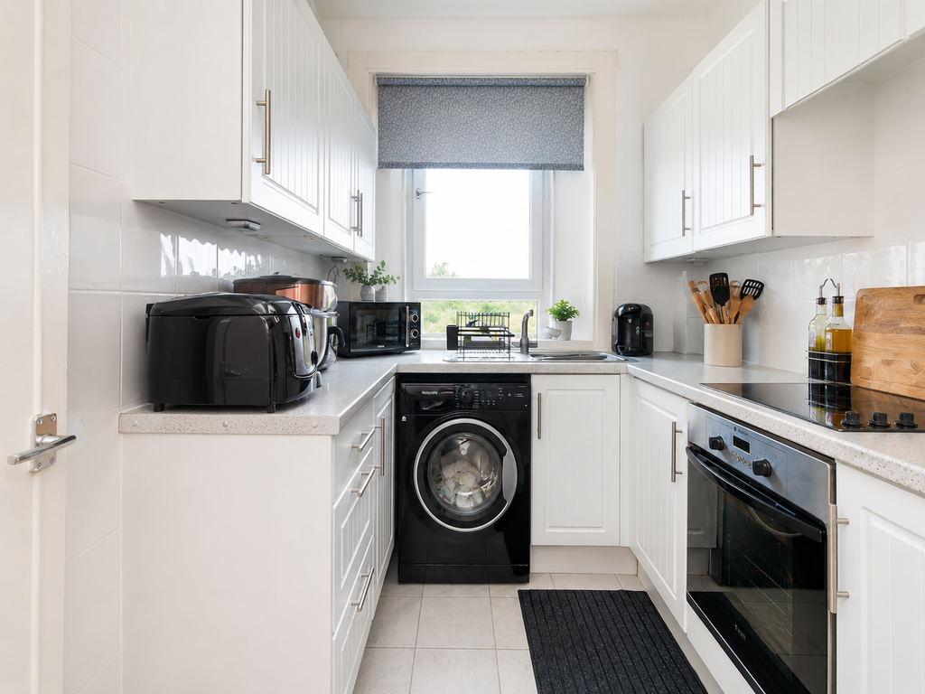 Property photo 3 of 14 Kitchen